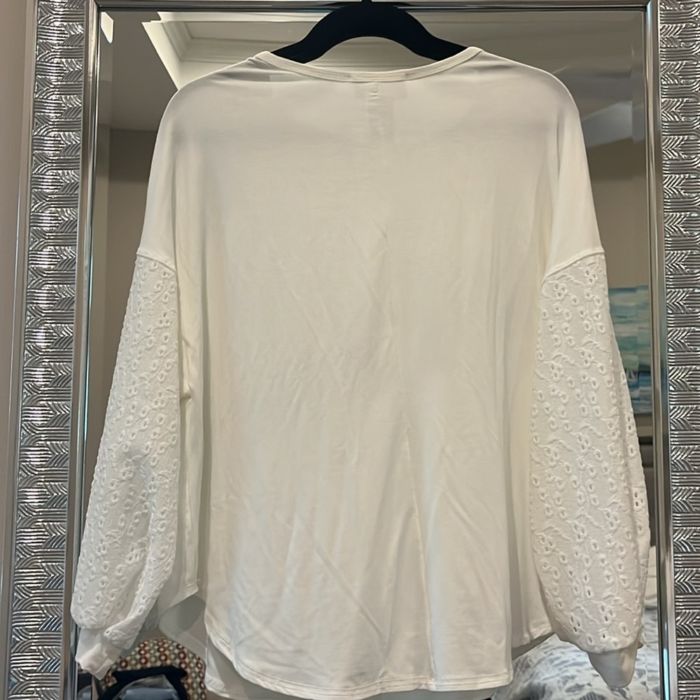 Bright white drop shoulder three quarter sleeve top. - Picture 4 of 6
